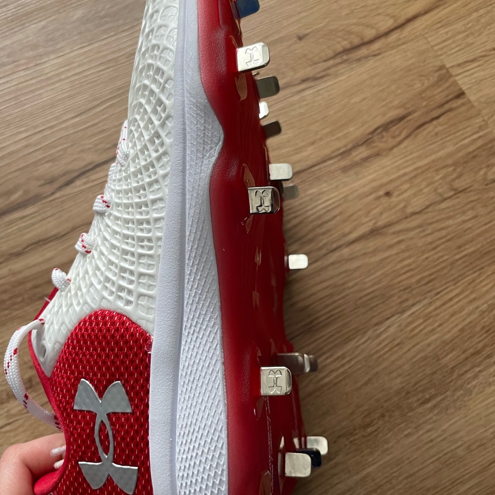 Under Armour women’s cleats